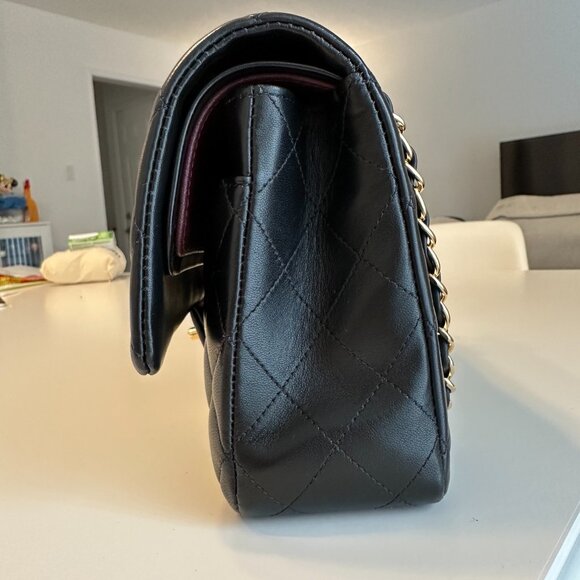 Chanel Classic Flap Lambskin - 9.8 Condition - Black/Gold in Medium/Large - Picture 10 of 11